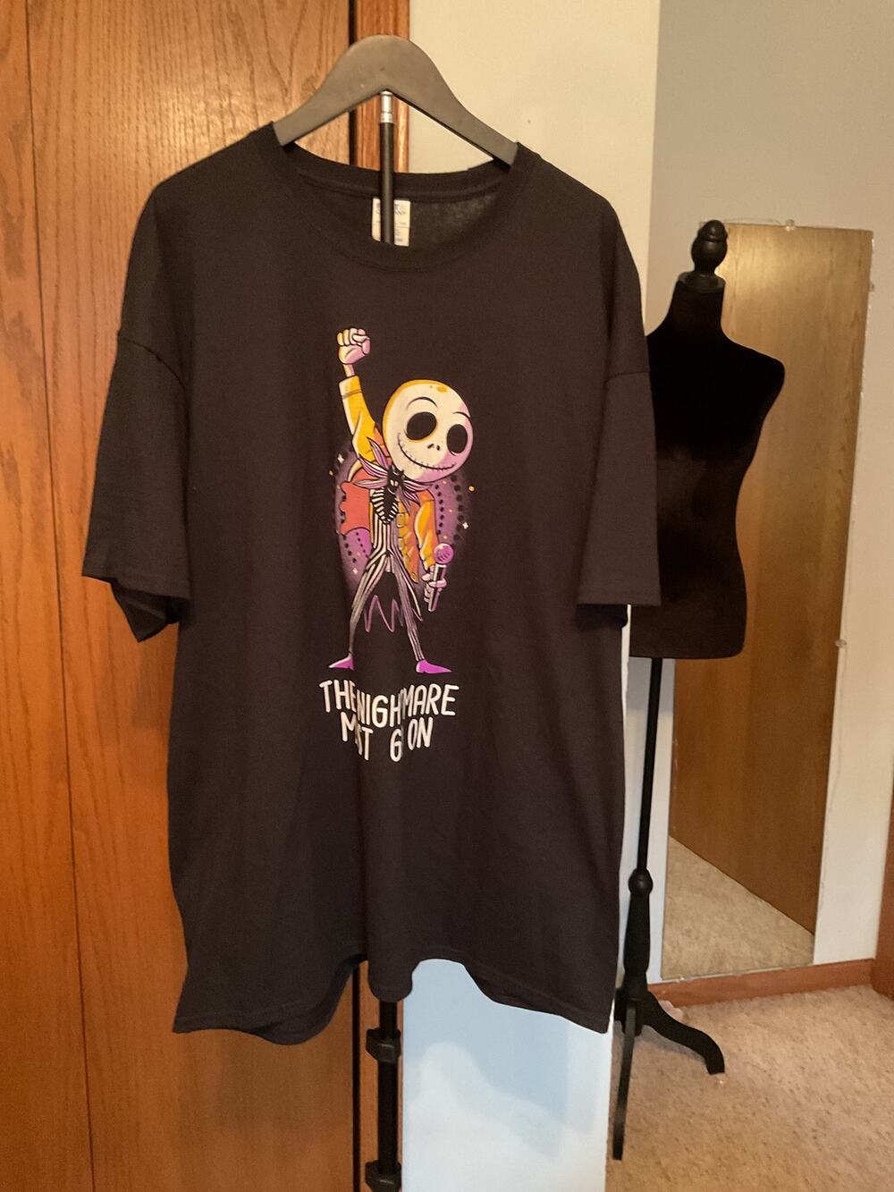 Disney Jack Skellington Queen Freddie Mercury The Nightmare Must Go On Shirt 2XL